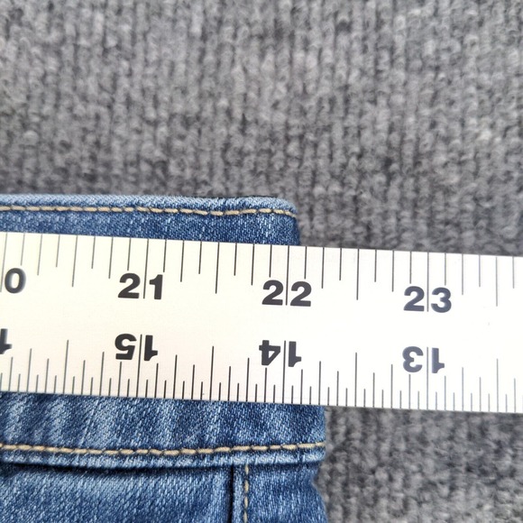 Torrid Women's Bombshell Flare Cut Off Jean Shorts Blue Size 26 Cotton Blend - Picture 8 of 11